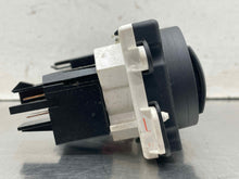 Load image into Gallery viewer, Temperature Controls  FORD F250SD PICKUP 2006 - NW641106
