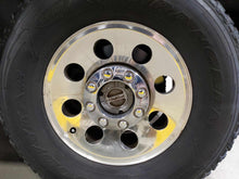 Load image into Gallery viewer, WHEEL RIM F250SD Pickup F350SD Pickup 05-07 17x7-1/2 17x7-1/2, 8 lug, 170mm - NW641260
