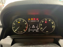 Load image into Gallery viewer, Speedometer Cluster Land Rover LR4 2015 - NW641143
