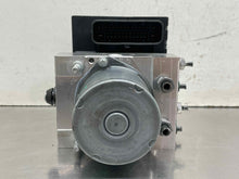 Load image into Gallery viewer, ABS Pump Land Rover LR4 2015 - NW641271
