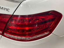 Load image into Gallery viewer, OUTER TAIL LIGHT LAMP E250 Van E250D E300 E350 E400 E550 E63 14-16 Right - NW642359
