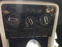 Load image into Gallery viewer, Temperature Controls Volkswagen Beetle 2017 - NW642764
