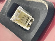 Load image into Gallery viewer, [INVENTORYCAR_YEAR_MAKE_MODEL] TAIL LIGHT LAMP ASSEMBLY Left - NW644391
