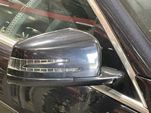 Load image into Gallery viewer, [INVENTORYCAR_YEAR_MAKE_MODEL] SIDE VIEW DOOR MIRROR Right - NW645433
