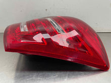 Load image into Gallery viewer, [INVENTORYCAR_YEAR_MAKE_MODEL] TAIL LIGHT LAMP ASSEMBLY Right - NW645398
