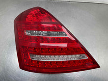 Load image into Gallery viewer, [INVENTORYCAR_YEAR_MAKE_MODEL] TAIL LIGHT LAMP ASSEMBLY Left - NW645285
