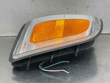 Load image into Gallery viewer, PARKLAMP 4 Runner 1996 96 1997 97 1998 98 Right - NW648608

