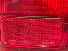 Load image into Gallery viewer, TAIL LIGHT LAMP ASSEMBLY Toyota 4 Runner 96 97 98 99 00 Left - NW648883
