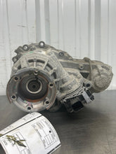 Load image into Gallery viewer, Transfer Case  GIULIA 2019 - NW649439
