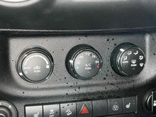 Load image into Gallery viewer, Temperature Controls Jeep Wrangler 2016 - NW649396
