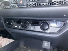 Load image into Gallery viewer, Temperature Controls Honda HR-V 2024 - NW650654
