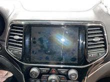 Load image into Gallery viewer, Radio  GRAND CHEROKEE 2019 - NW651831
