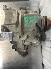 Load image into Gallery viewer, TRANSFER CASE BMW X5 X6 14 15 16 17 18 19 - NW652866
