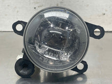 Load image into Gallery viewer, Park Lamp Light   2020 - NW654155
