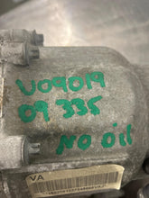 Load image into Gallery viewer, TRANSFER CASE BMW 530xi 528xi 328xi 332xi 2006 06 2007 07 2008 08 09 2010 10 - NW655658

