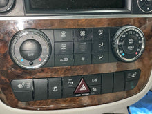 Load image into Gallery viewer, FRONT TEMPERATURE CONTROLS Gl350 Gl450 Gl550 ML320 10-13 - NW655126
