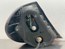Load image into Gallery viewer, TAIL LIGHT LAMP ASSEMBLY Camry 2002 02 2003 03 2004 04 Right - NW656041
