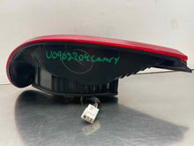 Load image into Gallery viewer, TAIL LIGHT LAMP ASSEMBLY Camry 2002 02 2003 03 2004 04 Left - NW656153
