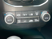 Load image into Gallery viewer, Temperature Controls Acura RDX 2016 - NW655788
