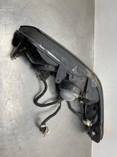 Load image into Gallery viewer, Headlight Lamp Assembly Cadillac Seville 2001 - NW656241
