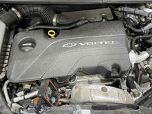 Load image into Gallery viewer, Engine Motor Chevrolet Volt 2017 - NW657246
