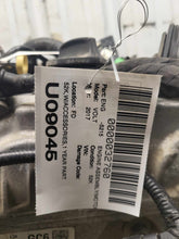 Load image into Gallery viewer, Engine Motor Chevrolet Volt 2017 - NW657246
