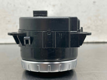 Load image into Gallery viewer, Temperature Controls Mercedes-Benz SL500 2016 - NW658911
