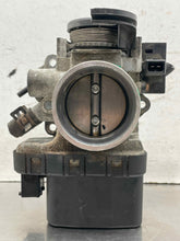 Load image into Gallery viewer, THROTTLE BODY Saab 9-3 9-5 1999 99 2000 00 01 02 03 - NW658962
