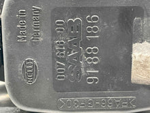 Load image into Gallery viewer, THROTTLE BODY Saab 9-3 9-5 1999 99 2000 00 01 02 03 - NW658962
