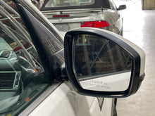 Load image into Gallery viewer, SIDE VIEW DOOR MIRROR 2015 15 2016 16 2017 17 Right - NW658569
