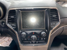 Load image into Gallery viewer, Radio  GRAND CHEROKEE 2015 - NW659308
