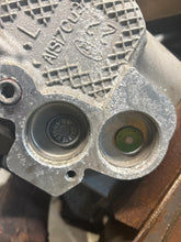 Load image into Gallery viewer, Engine Motor  MOUNTAINEER 2006 - NW660071
