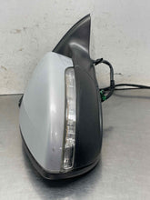 Load image into Gallery viewer, SIDE VIEW MIRROR Jetta 2011 11 2012 12 2013 13 Right - NW659783
