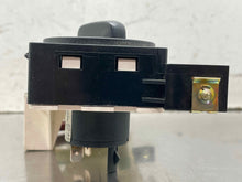 Load image into Gallery viewer, Temp Climate AC Heater Control BMW Z3 1996 96 1997 97 1998 98 99 - 02 - NW660830
