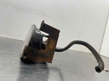 Load image into Gallery viewer, Fog Light Bonneville Sierra 1500 Yukon 1992 92 93 94 95 96 - 05 06 Right - NW661430
