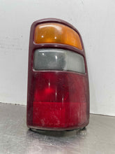 Load image into Gallery viewer, TAIL LIGHT LAMP Suburban 1500 Suburban 2500 Tahoe Yukon 00-03 Right - NW661241
