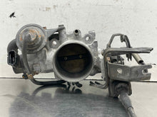 Load image into Gallery viewer, THROTTLE BODY TOYOTA CAMRY ES300 1992 92 1993 93 AUTO - NW661752
