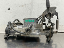 Load image into Gallery viewer, THROTTLE BODY TOYOTA CAMRY ES300 1992 92 1993 93 AUTO - NW661752
