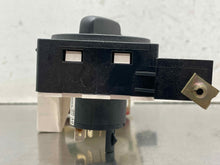 Load image into Gallery viewer, Temp Climate AC Heater Control BMW Z3 1996 96 1997 97 1998 98 99 - 02 - NW661957
