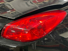 Load image into Gallery viewer, Tail Lamp Light Pontiac Solstice 2006 - NW680694
