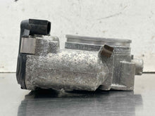 Load image into Gallery viewer, THROTTLE BODY Porsche Cayenne 2004 04 2005 05 2006 06 - NW664289
