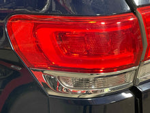 Load image into Gallery viewer, OUTER TAIL LIGHT LAMP Jeep Grand Cherokee 14 15 16 Left - NW664529
