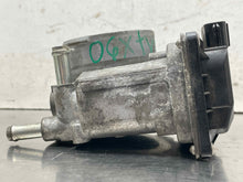 Load image into Gallery viewer, THROTTLE BODY Jaguar X Type 2005 05 2006 06 2007 07 08 - NW666109
