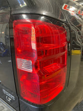 Load image into Gallery viewer, [INVENTORYCAR_YEAR_MAKE_MODEL] TAIL LIGHT LAMP ASSEMBLY Right - NW666750

