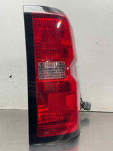 Load image into Gallery viewer, [INVENTORYCAR_YEAR_MAKE_MODEL] TAIL LIGHT LAMP ASSEMBLY Right - NW666750
