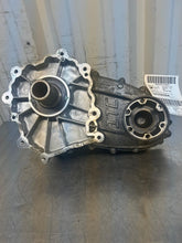 Load image into Gallery viewer, Transfer Case  GRAND CHEROKEE 2015 - NW665875
