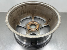 Load image into Gallery viewer, Wheel Rim Chevrolet Corvette 2004 - NW666380
