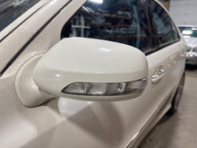 Load image into Gallery viewer, SIDE VIEW DOOR MIRROR E350 E550 E280 E300 E320 E63 07 08 09 Left - NW665945
