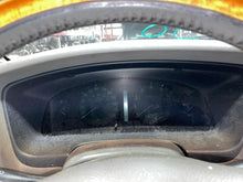 Load image into Gallery viewer, Speedometer Cluster  INFINITI QX4 2002 - NW679652
