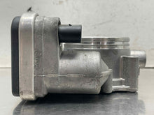 Load image into Gallery viewer, THROTTLE BODY BMW 530i 330i 525i 323i 325i Z4 2006 06 2007 07 2008 08 - NW667187
